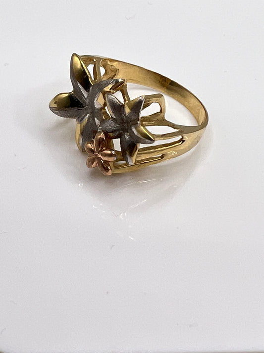 14K Tri Color Gold 3 Flower Ring